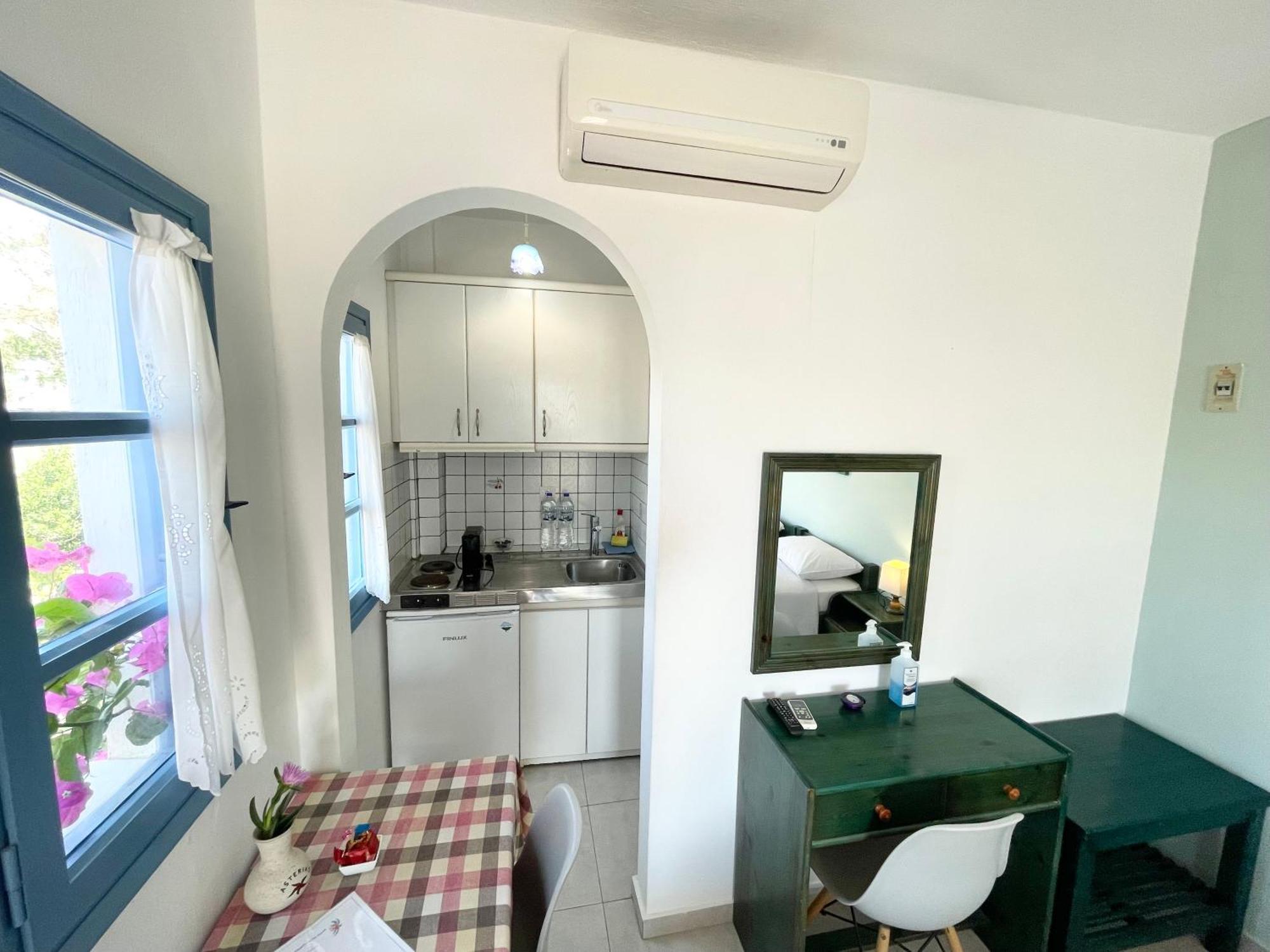 Asterias Mini Coastal Apartments Perivolos  Esterno foto