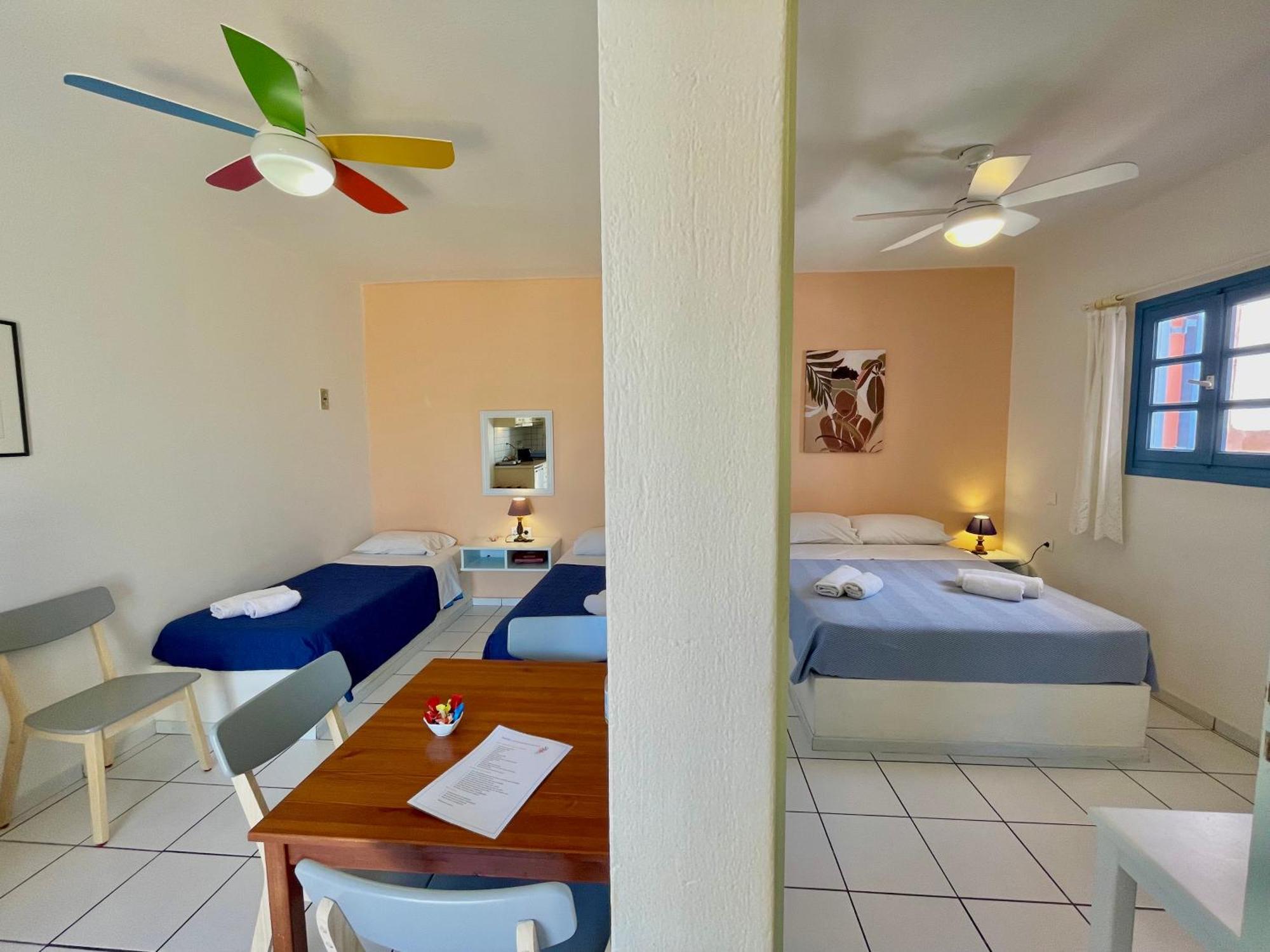 Asterias Mini Coastal Apartments Perivolos  Esterno foto